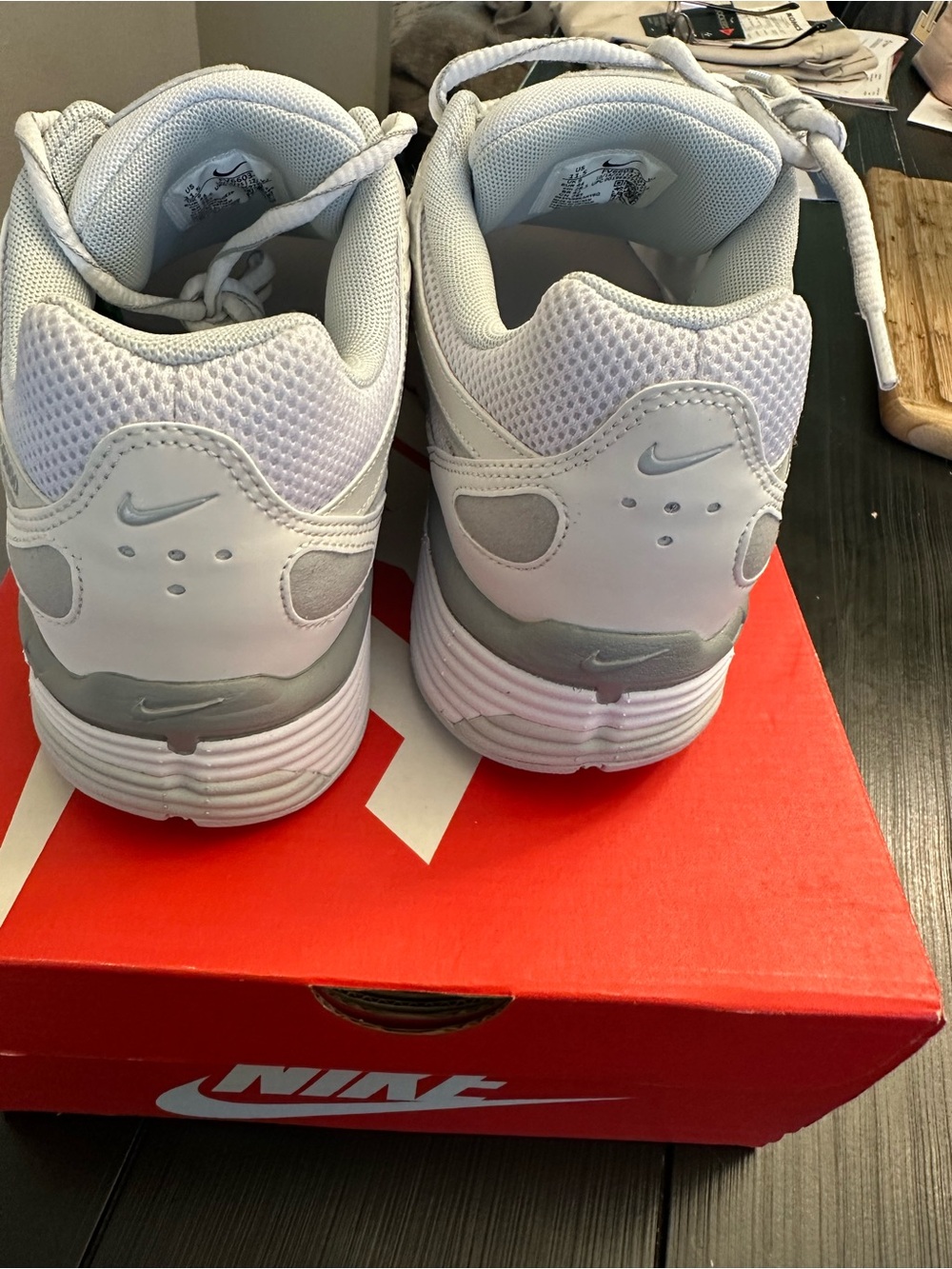 Nike White/Light Gray Athletic Sneakers Mens size 10 Women’s size 11.5 - Picture 3 of 7